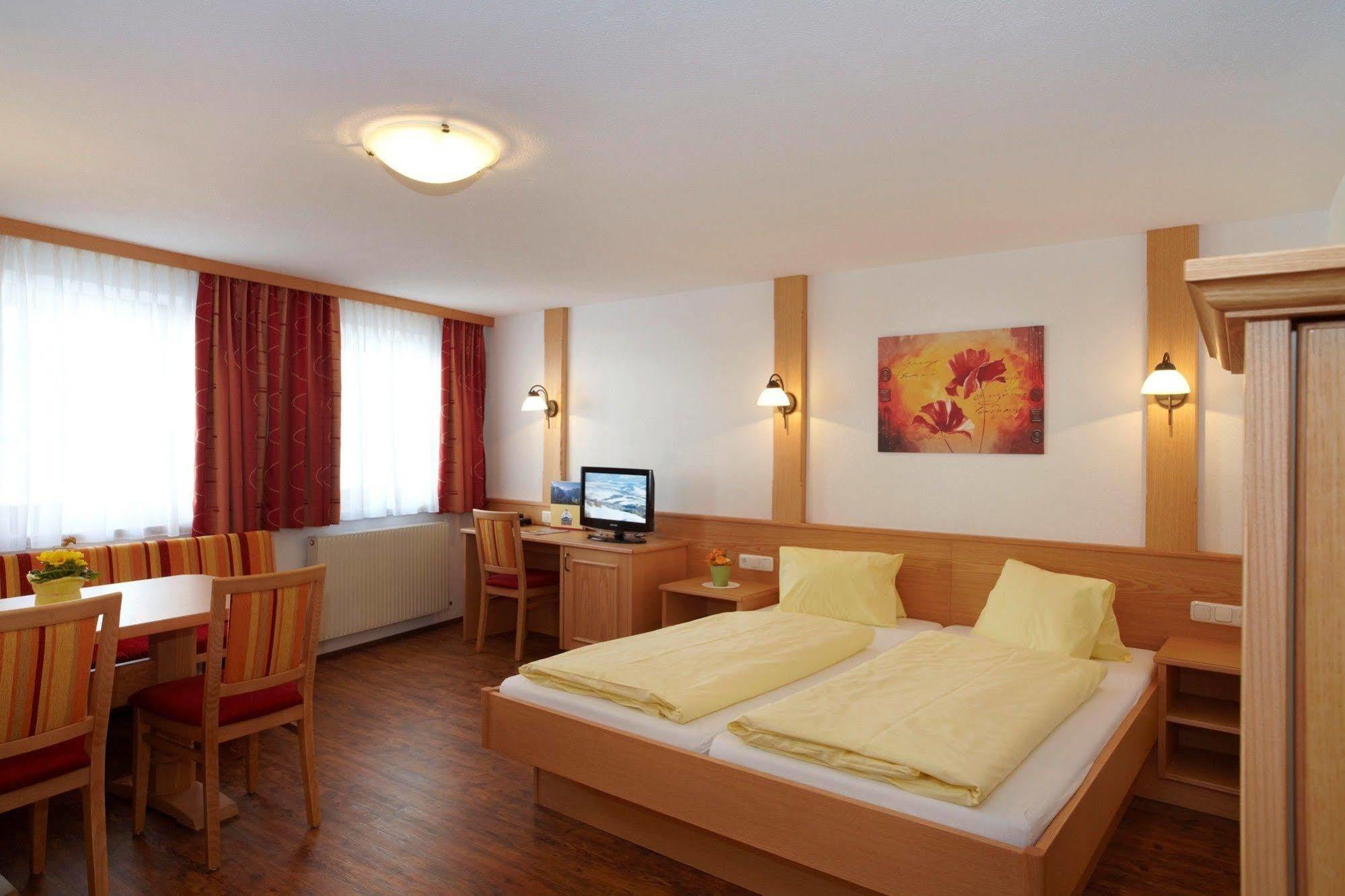 Gaestehaus Am Graben Reuthe Buitenkant foto